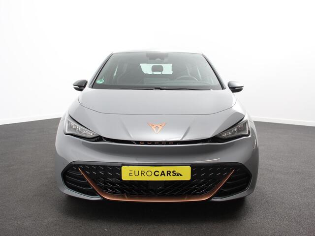 Cupra Born Business Plus 62 kWh SOH 92% Climate control LED Lichtmetalen velgen Navigatie Apple Carplay/ Android Auto Camera Parkeersensoren Sfeerverlichting