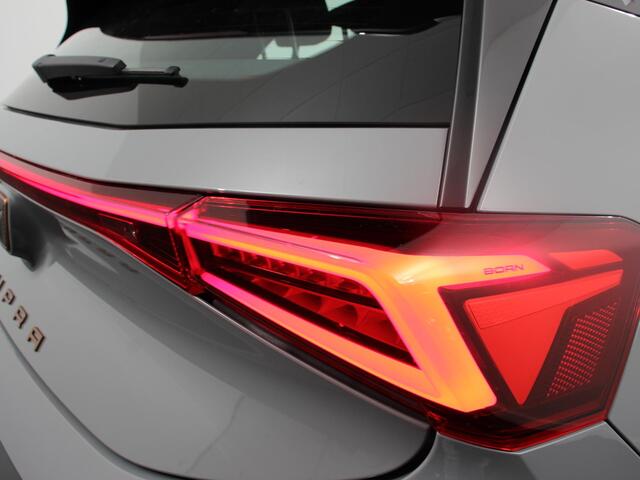 Cupra Born Business Plus 62 kWh SOH 92% Climate control LED Lichtmetalen velgen Navigatie Apple Carplay/ Android Auto Camera Parkeersensoren Sfeerverlichting