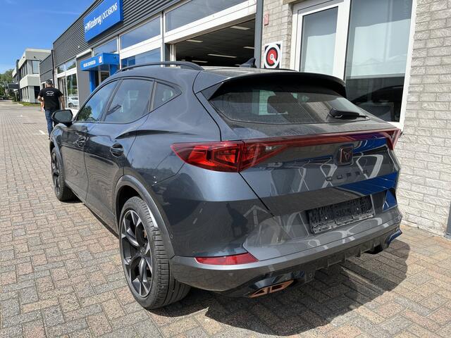 Cupra Formentor 1.4 e-Hybrid VZ Performance / AUTOMAAT/ 245 PK/ CAMERA/ PARK. SENSOREN/ DODE HOEK/ DCC/ MATRIX/ STOEL-STUURVERWARM./ KEYLESS/ ADAPT. CRUISE/ BLUETOOTH/ NAVI/ CLIMA/ DAB/ 19" LMV