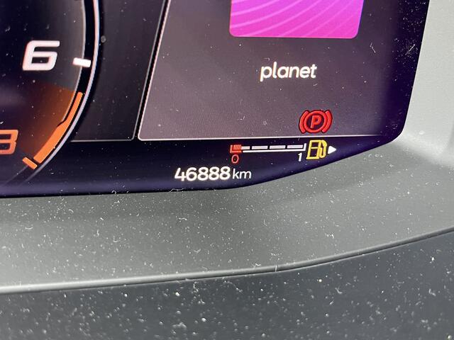Cupra Formentor 1.4 e-Hybrid VZ Performance / AUTOMAAT/ 245 PK/ CAMERA/ PARK. SENSOREN/ DODE HOEK/ DCC/ MATRIX/ STOEL-STUURVERWARM./ KEYLESS/ ADAPT. CRUISE/ BLUETOOTH/ NAVI/ CLIMA/ DAB/ 19" LMV