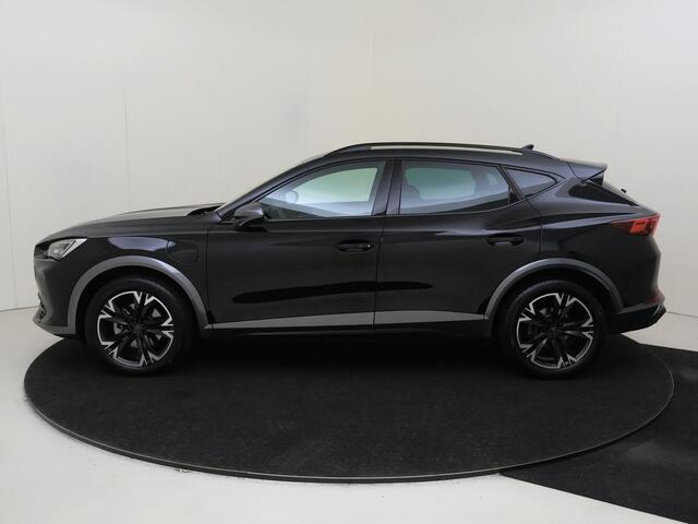 Cupra Formentor 1.4 e-Hybrid Business | Keyless | Parkeerassistent | Stoel- en stuurwielverwarming | Navigatie | Adaptieve cruise control | Sfeerverlichting | Elektrisch inklapbare buitenspiegels |