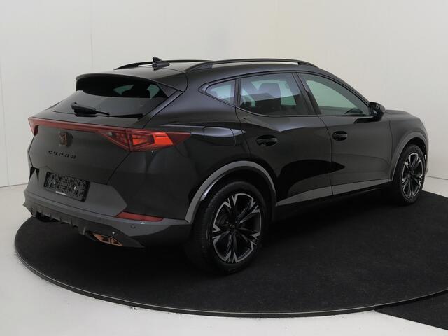 Cupra Formentor 1.4 e-Hybrid Business | Keyless | Parkeerassistent | Stoel- en stuurwielverwarming | Navigatie | Adaptieve cruise control | Sfeerverlichting | Elektrisch inklapbare buitenspiegels |