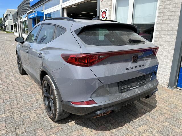 Cupra Formentor 1.4 e-Hybrid VZ Performance / AUTOMAAT/ 245 PK/ PANO/ CAMERA 360/ APP-CONNECT/ STUUR + STOEL VERWARM./ PARK. SENSOREN V+A/ KEYLESS/ NAVI/ ACC/ DAB/ DRIVE SELECT/ LED/ DCC/ DIGITAL DASH/ ISOFIX/ 19'' LMV
