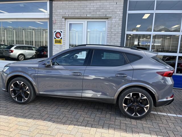 Cupra Formentor 1.4 e-Hybrid Performance / AUTOMAAT/ ADAPT. CRUISE/ FULL-LINK/ NAVI/ 19" LMV/ DAB/ PARK. SENSOREN + CAMERA/ DIGITAL DASH/ CLIMA/ STOEL-STUUR VERWARM./ MATRIX