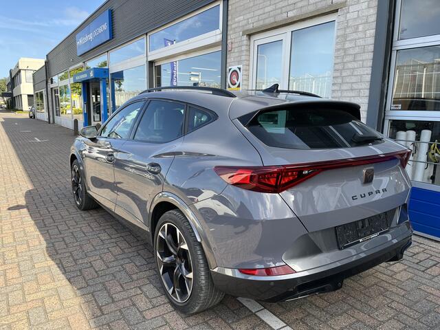 Cupra Formentor 1.4 e-Hybrid Performance / AUTOMAAT/ ADAPT. CRUISE/ FULL-LINK/ NAVI/ 19" LMV/ DAB/ PARK. SENSOREN + CAMERA/ DIGITAL DASH/ CLIMA/ STOEL-STUUR VERWARM./ MATRIX