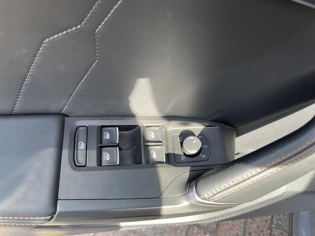 Cupra Formentor 1.4 e-Hybrid Performance / AUTOMAAT/ ADAPT. CRUISE/ FULL-LINK/ NAVI/ 19" LMV/ DAB/ PARK. SENSOREN + CAMERA/ DIGITAL DASH/ CLIMA/ STOEL-STUUR VERWARM./ MATRIX