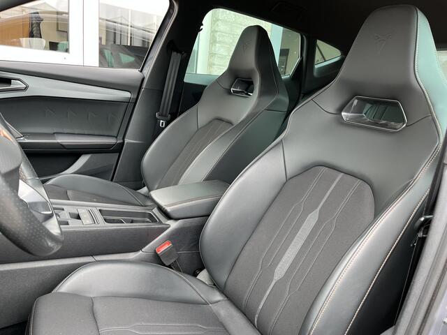 Cupra Formentor 1.4 e-Hybrid VZ Performance / AUTOMAAT/ 245 PK/ ELEKTR. STOEL/ KEYLESS/ 19" LMV/ MATRIX/ NAVI/ DAB/ 3-ZONE CLIMA/ DIGITAL DASH/