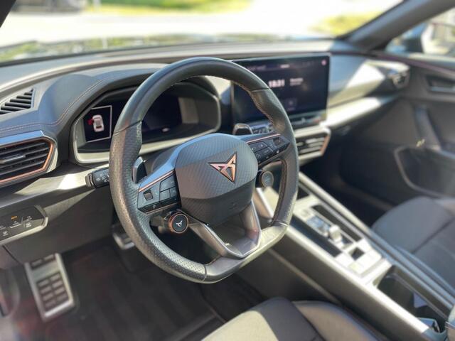 Cupra Formentor 1.4 E-HYBRID VZ 245PK, Pano, VZ stuur, Memory, Led, BLIS, 230V, erg mooi!