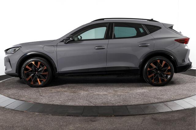 Cupra Formentor 1.5 TSI 272 PK e-Hybrid VZ Performance - Automaat | Dig. Cockpit | Adapt. Cruise | Stoel-+Stuurverw. | Elek. stoel met geheugen | PDC | Camera | NAV + App. Connect | ECC | LM 19" Sandstorm Copper |
