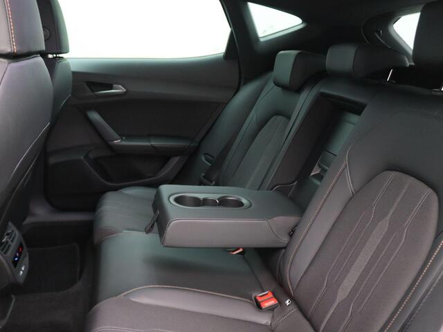 Cupra Formentor 1.4 e-Hybrid Business 204PK DSG full led, adaptive cruise, stuur-stoelverwarming, achteruitrijcamera, keyless, elek. bedienbare achterklep, 19" lichtmetaal