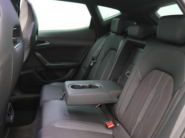 Cupra Formentor 1.4 e-Hybrid Performance 204PK DSG full led, adaptive cruise met travel assist, side assist, schuif-kanteldak, elek. verstelbare voorstoel, stuur-stoelverwarming, keyless, navigatie, 19" lichtmetaal