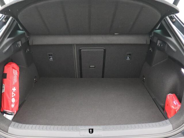 Cupra Formentor 1.4 e-Hybrid Performance 204PK DSG full led, adaptive cruise met travel assist, side assist, schuif-kanteldak, elek. verstelbare voorstoel, stuur-stoelverwarming, keyless, navigatie, 19" lichtmetaal