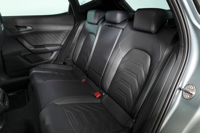 Cupra Formentor 272 PK e-Hybrid VZ Performance (Nieuw model) - Automaat | Sennheiser | S/K-Panodak | Dig. Cockpit | Adapt. Cruise | Stoel-+Stuurverw. | Elek. Voorstoelen met geheugen | PDC | Camera | NAV + App. Connect | ECC | LM 19" Sandstorm Copper | 2839