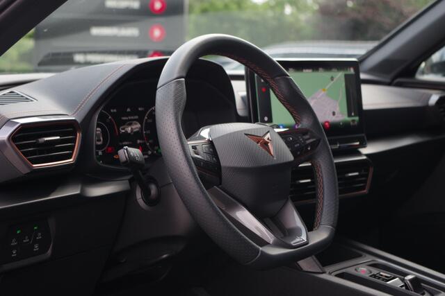 Cupra Formentor 1.4 e-Hybrid VZ 245 PK Performance PHEV, Camera, Groot-Navigatie, Stoelverwarming, Keyless