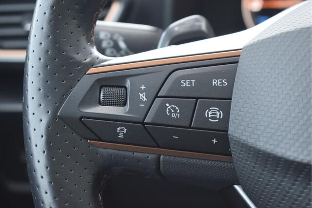 Cupra Formentor 1.4 e-Hybrid Copper edition Virtual cockpit, Adaptive cruise, Camera, PDC, Stuur/stoelverwarming,