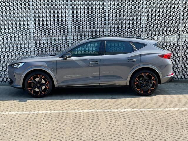 Cupra Formentor 1.4 e-Hybrid VZ 245pk DSG Performance / 19" LMV / Super Sportstuur / Stuur + Stoelverwarming / Achteruitrijcamera / Kuipstoelen