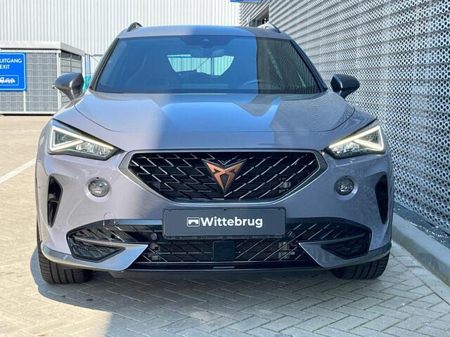 Cupra Formentor 1.4 e-Hybrid VZ 245pk DSG Performance / 19" LMV / Super Sportstuur / Stuur + Stoelverwarming / Achteruitrijcamera / Kuipstoelen