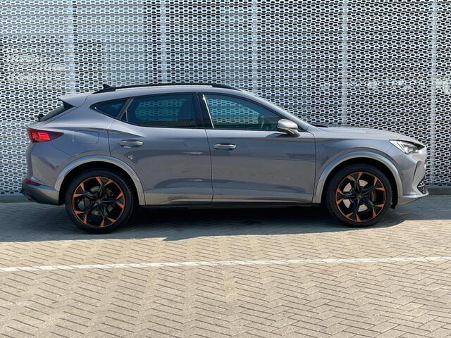 Cupra Formentor 1.4 e-Hybrid VZ 245pk DSG Performance / 19" LMV / Super Sportstuur / Stuur + Stoelverwarming / Achteruitrijcamera / Kuipstoelen