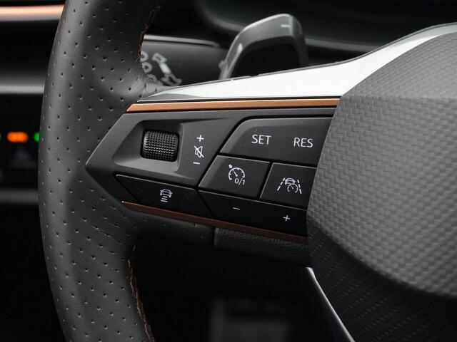 Cupra Formentor 1.4 245 pk DSG e-Hybrid VZ Performance | Adaptief onderstel | Rondomzicht camera | Stuur-/stoelverwarming | Park Assist