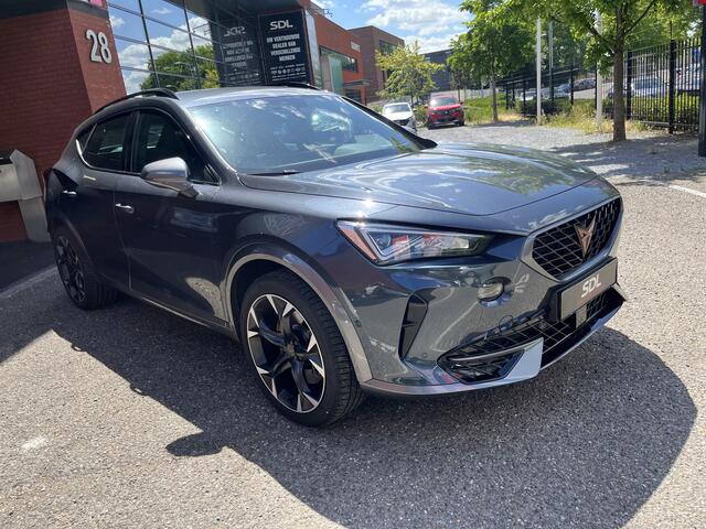 Cupra Formentor 1.4 e-Hybrid VZ Copper Edition 245PK! // ADAPT. CRUISE // ELEK. STOEL+GEHEUGEN // CAMERA+SENSOREN // DODEHOEK // ELEK. KLEP // NAVI+CARPLAY //
