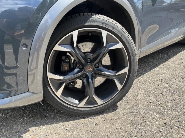 Cupra Formentor 1.4 e-Hybrid VZ Copper Edition 245PK! // ADAPT. CRUISE // ELEK. STOEL+GEHEUGEN // CAMERA+SENSOREN // DODEHOEK // ELEK. KLEP // NAVI+CARPLAY //