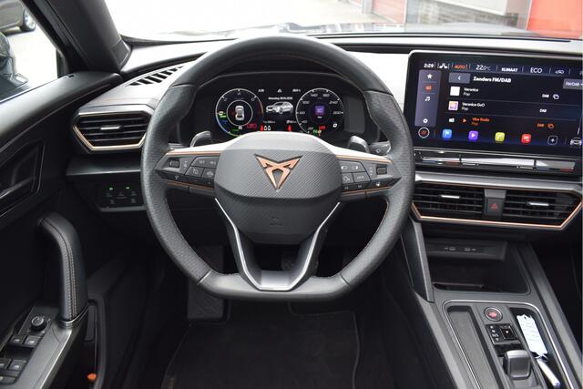 Cupra Formentor 1.4 e-Hybrid Panorama, Virtual cockpit, Elek. trekhaak, Afdaptive cruise, Stoel/stuurverwarming,