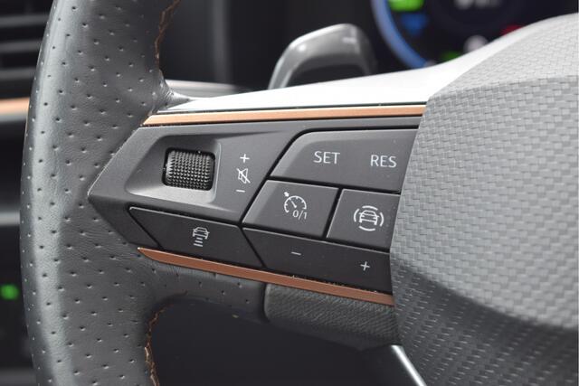Cupra Formentor 1.4 e-Hybrid Panorama, Virtual cockpit, Elek. trekhaak, Afdaptive cruise, Stoel/stuurverwarming,