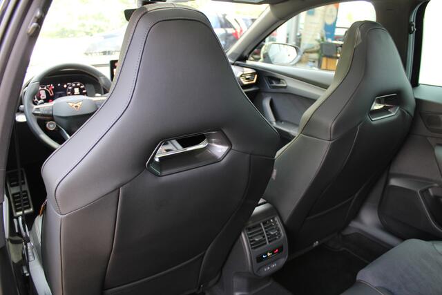 Cupra Formentor 1.5 TSI e-Hybrid VZ Performance | 293 pk | Panorama dak | Keyless Go | 360* Camera | Stoelverwarming | Elektrisch verstelbare bestuurdersstoel met memory | Apple CarPlay/Android Auto | Parkeersensoren V+A | Stuurverwarming | Clima | Schuif/kantel dak | Ad
