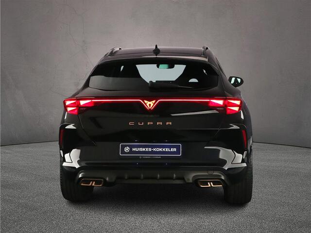 Cupra Formentor VZ Performance 1.5 TSI e-Hybrid 272pk DSG Automaat Trekhaak, Adaptive cruise control, Elektrische achterklep, Achteruitrijcamera, Stuurwiel verwarmd, LED koplampen