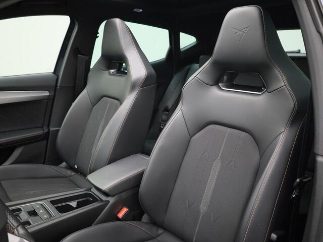 Cupra Formentor 1.4 e-Hybrid 180kW/245PK VZ DSG · Panoramadak · Trekhaak · Camera · Apple Car Play · Leder/stof
