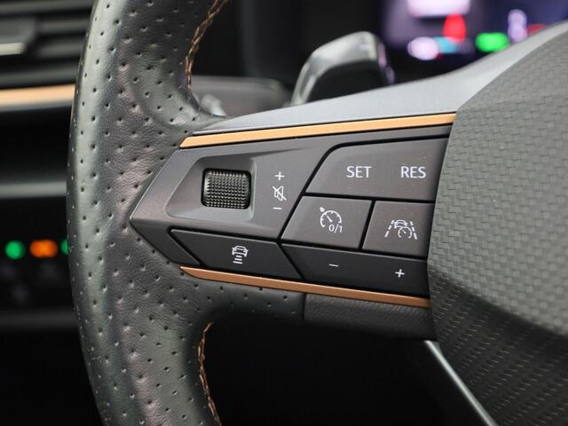 Cupra Formentor 1.4 e-Hybrid 180kW/245PK VZ DSG · Panoramadak · Trekhaak · Camera · Apple Car Play · Leder/stof