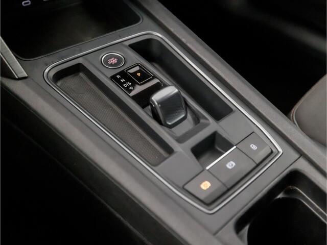 Cupra Formentor 1.5 TSI Sport 150Pk Automaat (APPLE CARPLAY, GROOT NAVI, STUUR/STOELVERWARMING, KEYLESS, LEDER, SPORTSTOELEN, ADAPTIVE CRUISE, CAMERA, GETINT GLAS, NIEUWSTAAT)
