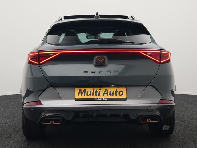 Cupra Formentor 1.4 e-Hybrid VZ Performance 245pk Plug In Hybrid Dealer O.H. PHEV | Panodak | Lederen Sportstoelen Verwarmd | Trekhaak af Fabriek | Adaptive Cruise | Virtual | Sfeerverlichting | Navigatie | Apple Carplay | Stoel & Stuurverwarming | L.M. 19" |