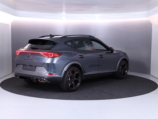 Cupra Formentor 1.4 e-Hybrid VZ Performance 245 pk Automaat (DSG) | Navigatie | Parkeersensoren (Park assist) | Achteruitrijcamera | Adaptieve cruise control | Stoelverwarming |