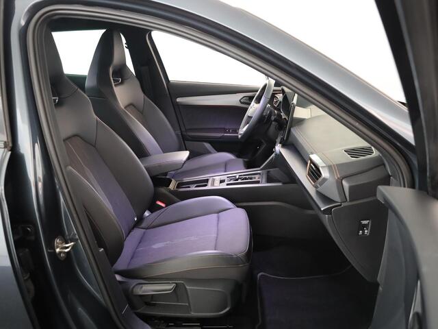 Cupra Formentor 1.4 e-Hybrid VZ Performance 245 pk Automaat (DSG) | Navigatie | Parkeersensoren (Park assist) | Achteruitrijcamera | Adaptieve cruise control | Stoelverwarming |