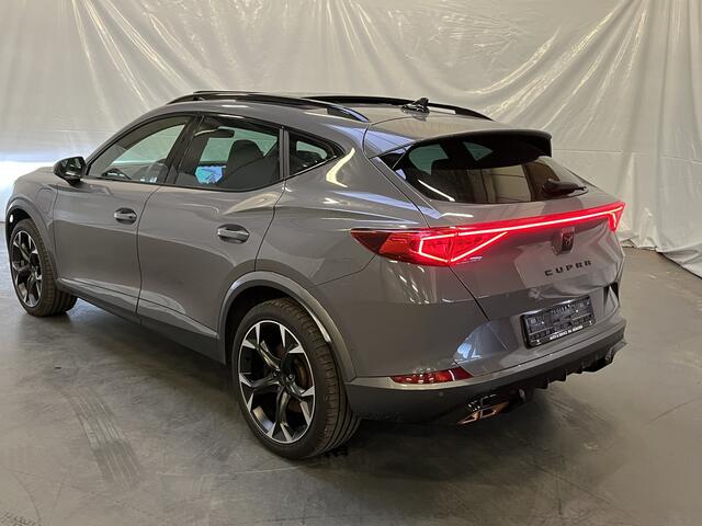 Cupra Formentor 1.4 e-Hybrid Black Edition / AUTOMAAT/ PANO/ LEDER/ ELEKTR. STOEL/ FULL LINK/ PARK. SENSOREN + CAMERA/ STOEL-STUUR VERWARM./ RIJ-MODI/ ADAPT. CRUISE/ 3-ZONE CLIMA/ MATRIX/ NAVI