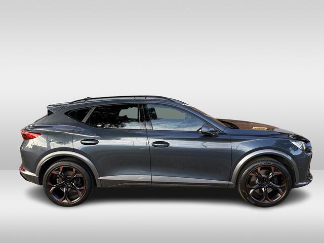 Cupra Formentor 1.4 e-Hybrid VZ Performance | 245 pk / 180Kw | verwarmde stoelen + stuurwiel | half leder bekleding | Apple Carplay/Android Auto |