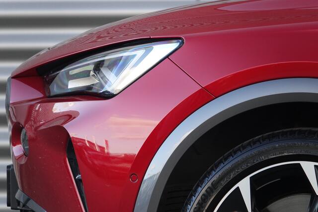 Cupra Formentor 1.4 e-Hybrid VZ Tribe Edition | Panoramadak | Trekhaak | 360 Camera | Nieuwstaat ! |