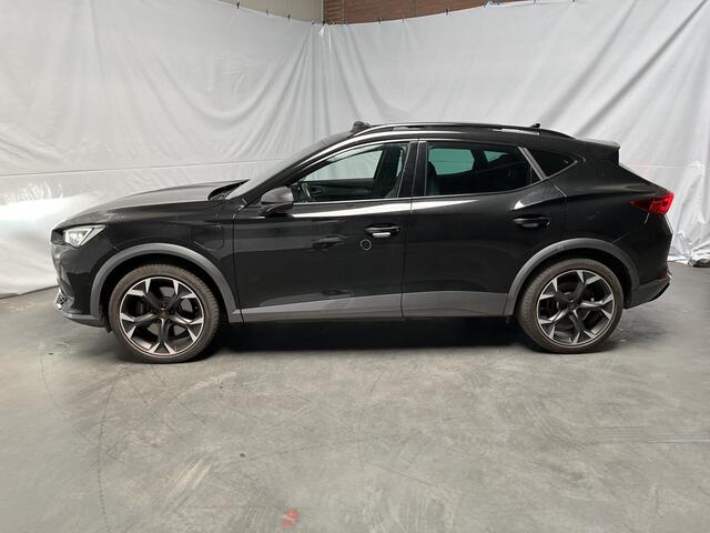 Cupra Formentor 1.4 e-Hybrid VZ Performance / AUTOMAAT/ 245 PK/ TREKHAAK/ PANO/ CAMERA/ PARK. SENSOREN/ DCC/ DODE HOEK/ MATRIX/ KEYLESS/ STOEL-STUURVERWARM./ FULL LINK/ ADAPT. CRUISE/ NAVI/ CLIMA/ DAB/ 19" LMV