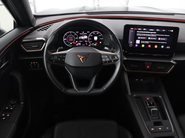 Cupra Formentor 1.4 e-Hybrid | Leder | Trekhaak | Stoel & stuurverwarming | Carplay | Camera | Memory | Sfeerverlichting | Keyless | Full LED | PHEV