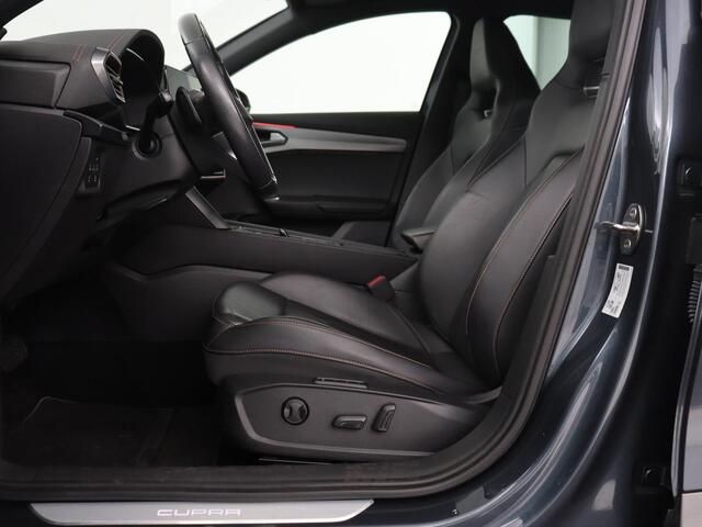 Cupra Formentor 1.4 e-Hybrid | Leder | Trekhaak | Stoel & stuurverwarming | Carplay | Camera | Memory | Sfeerverlichting | Keyless | Full LED | PHEV