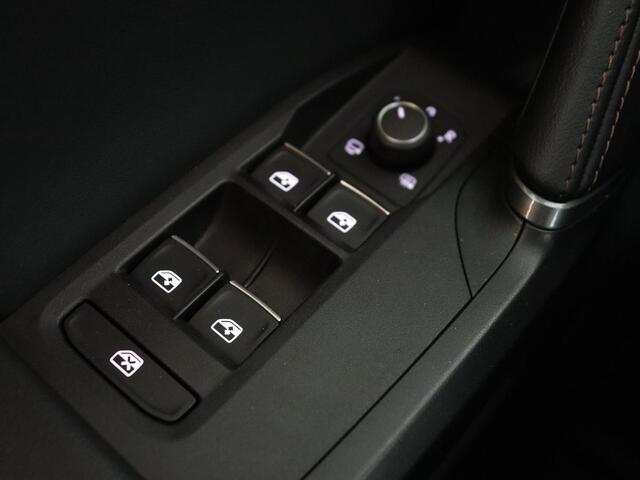 Cupra Formentor 1.4 e-Hybrid | Leder | Trekhaak | Stoel & stuurverwarming | Carplay | Camera | Memory | Sfeerverlichting | Keyless | Full LED | PHEV