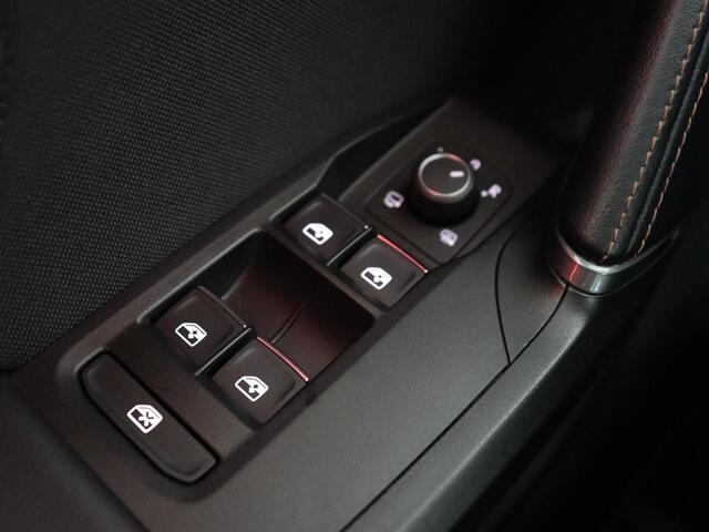 Cupra Formentor 1.4 e-Hybrid VZ | 245pk | 360 Camera | Stoel & stuurverwarming | Adaptive cruise | Carplay | Sfeerverlichting | Navigatie | Park Assist | Keyless | PHEV | Plug In