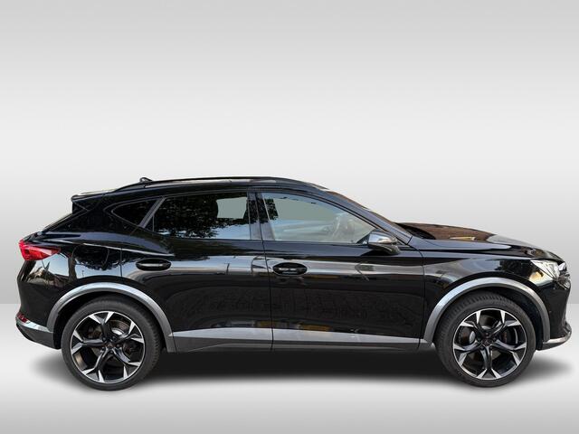 Cupra Formentor 1.4 e-Hybrid VZ Performance 245 pk / 180Kw gecombineerd | verwarmde stoelen + stuurwiel | half leder bekleding | Apple Carplay/Android Auto |