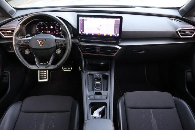 Cupra Formentor 1.4 VZ Black Edition 2e Eigenaar | Dealer Onderh | BTW | Trekhaak | 360'Cam | Cupra Knop | Sfeer | 2 Laadkabels | Memory | Elek Stoel+Klep | Carplay | Full Led | Navi | PDC | Ad Cruise