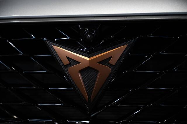 Cupra Formentor 1.4 e-Hybrid VZ Performance | Panorama | 360 Camera | Trekhaak