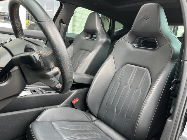 Cupra Formentor 1.4 e-Hybrid VZ Black Edition / AUTOMAAT/ PANO/ 245 PK/ ELEKTR. TREKHAAK/ LEDER/ ELEKTR. STOEL/ 19" LMV/ FULL LINK/ ADAPT. CRUISE/ DIGITAL DASH/ PARK. SENSOREN + 360 CAMERA/ RIJ-MODI/ STOEL-STUUR VERWARM./ NAVI/ MATRIX