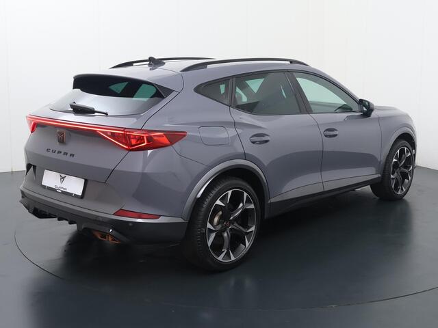Cupra Formentor 1.4 e-Hybrid Adrenaline | 245 PK | SoH 89% | Led verlichting | Navigatiesysteem | Voorstoelen verwarmd | 19" LM velgen |