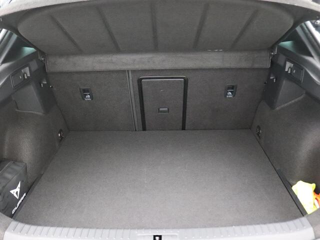 Cupra Formentor 1.4 e-Hybrid VZ Performance 245PK DSG Panoramadak, SOH 90%, Trekhaak, Achteruitrijcamera, Virtual pedal, Keyless, Stuur/stoelverwarming, Side assist, 19'' lichtmetaal