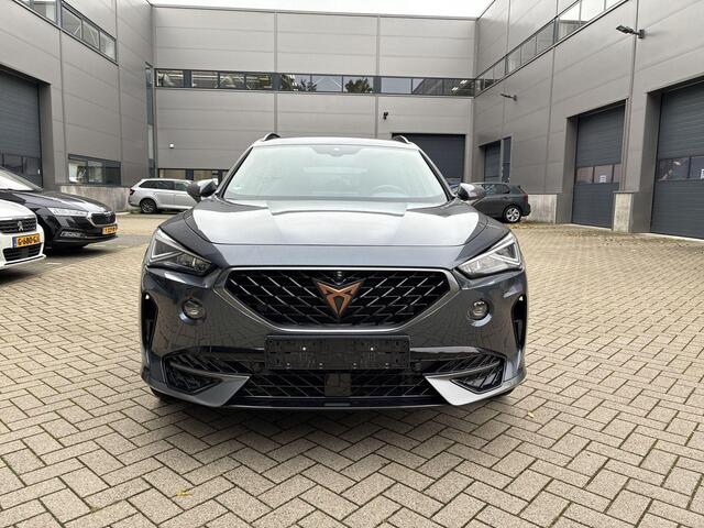 Cupra Formentor 1.4 245pk DSG e-Hybrid VZ Performance · 360 Camera · Stuur- & Stoelverwarming · Keyless · Inklap. Trekhaak · ACC · Side Assist ·